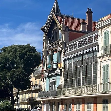 Charming 3 Of 50 M2 Located In 公寓