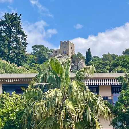 Charming 3 Of 50 M2 Located In Appartement *